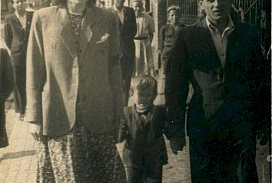 Z prawej widać obecny Manhattan, 1949 r. Zdjęcie przekazał Pan Stanisław Ruszczyk.