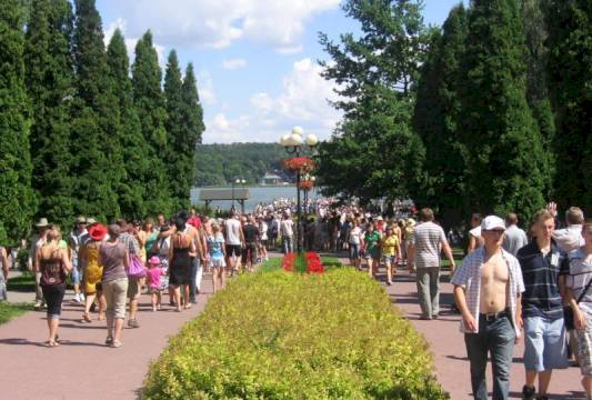 Widok na molo i jezioro Czos, foto Beata Gida
