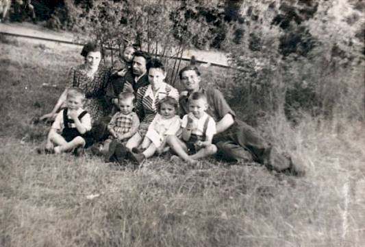 Obecnie w tym miejscu znajduje się Centrum Kultury i Turystyki, ok. 1947-48 r. Zdjęcie przekazał Pan Stanisław Ruszczyk.