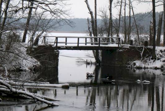 Most łączący jezioro Mokre z rzeką Krutynią, foto Robert Wróbel