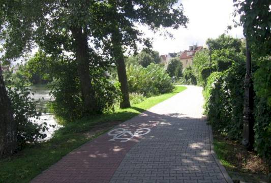 Promenada nad jeziorem Czos, foto Beata Gida