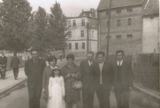 Przy targowisku miejskim 1969 r., zdj. dostarczyła Pani Teresa Marczak-Sienkiewicz