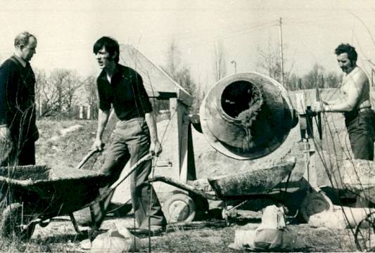 Czyn społeczny, plaża miejska 1974 r. Zdjęcie przekazał Pan Stanisław Ruszczyk.