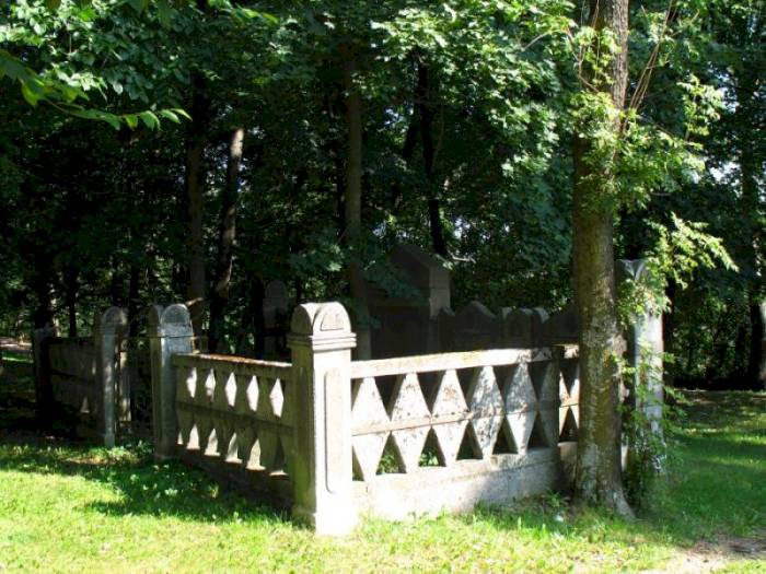 Zabytkowe mrągowskie cmentarze