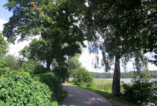 Promenada nad jeziorem Czos, foto Beata Gida