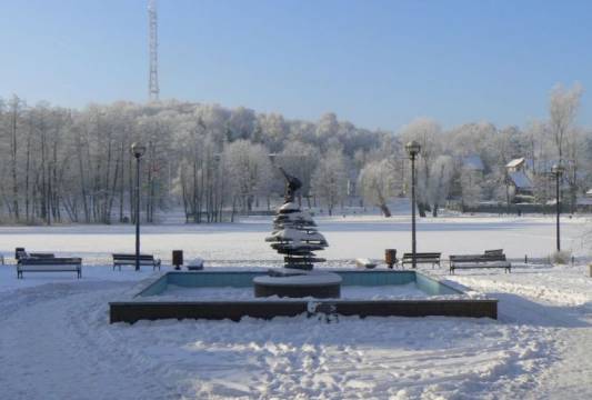 Fontanna. W tle jeziorko Magistrackie, foto Beata Gida