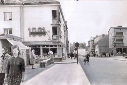 1001drobiazgów przy Ratuszowej, 4 X 1965r., zdj. dostorczyła Biblioteka Miejska w Mrągowie