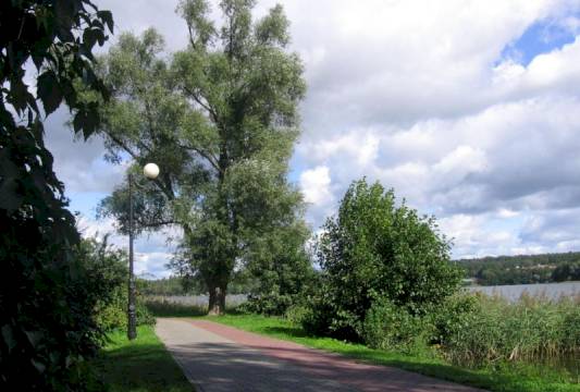 Promenada nad jeziorem Czos, foto Beata Gida