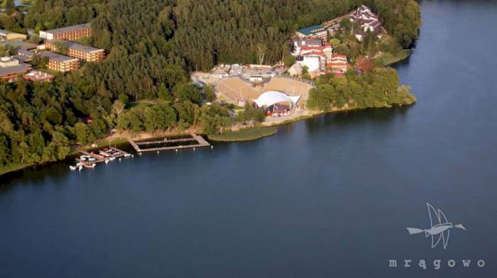 Amfiteatr w Mrągowie z lotu ptaka