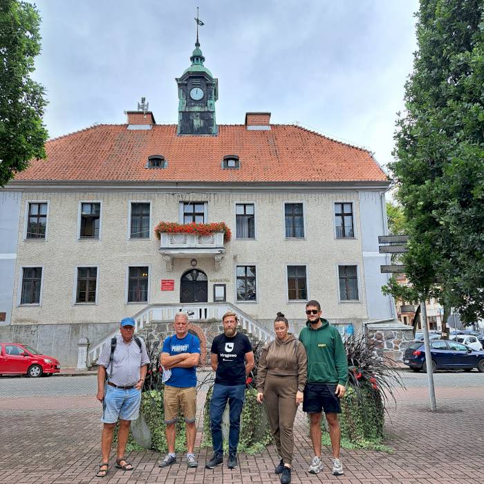 Przeszli śladami znamienitych mieszkańców Mrągowa i Sensburga